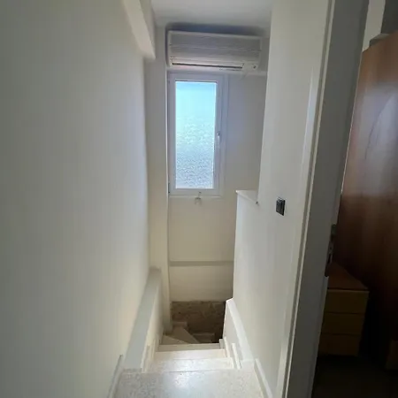 Cozy Sea View Apartmán *